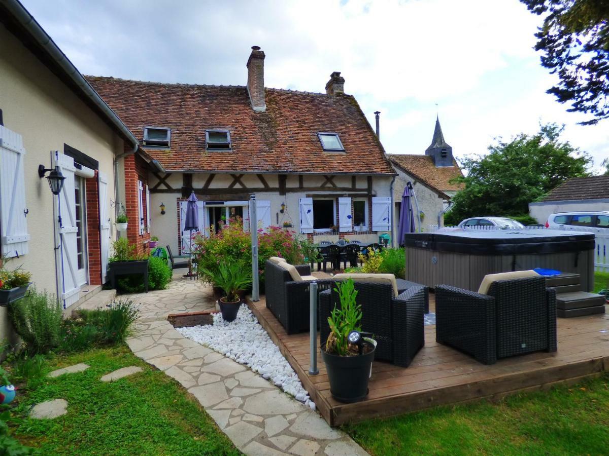Chambres D'Hotes Les Muscaris Feins-en-Gatinais Esterno foto