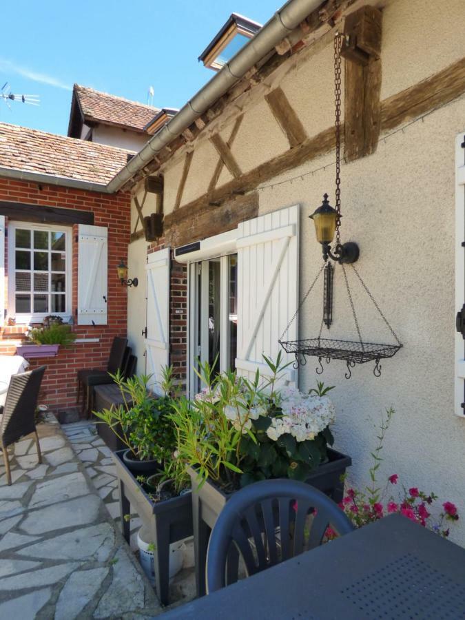 Chambres D'Hotes Les Muscaris Feins-en-Gatinais Esterno foto