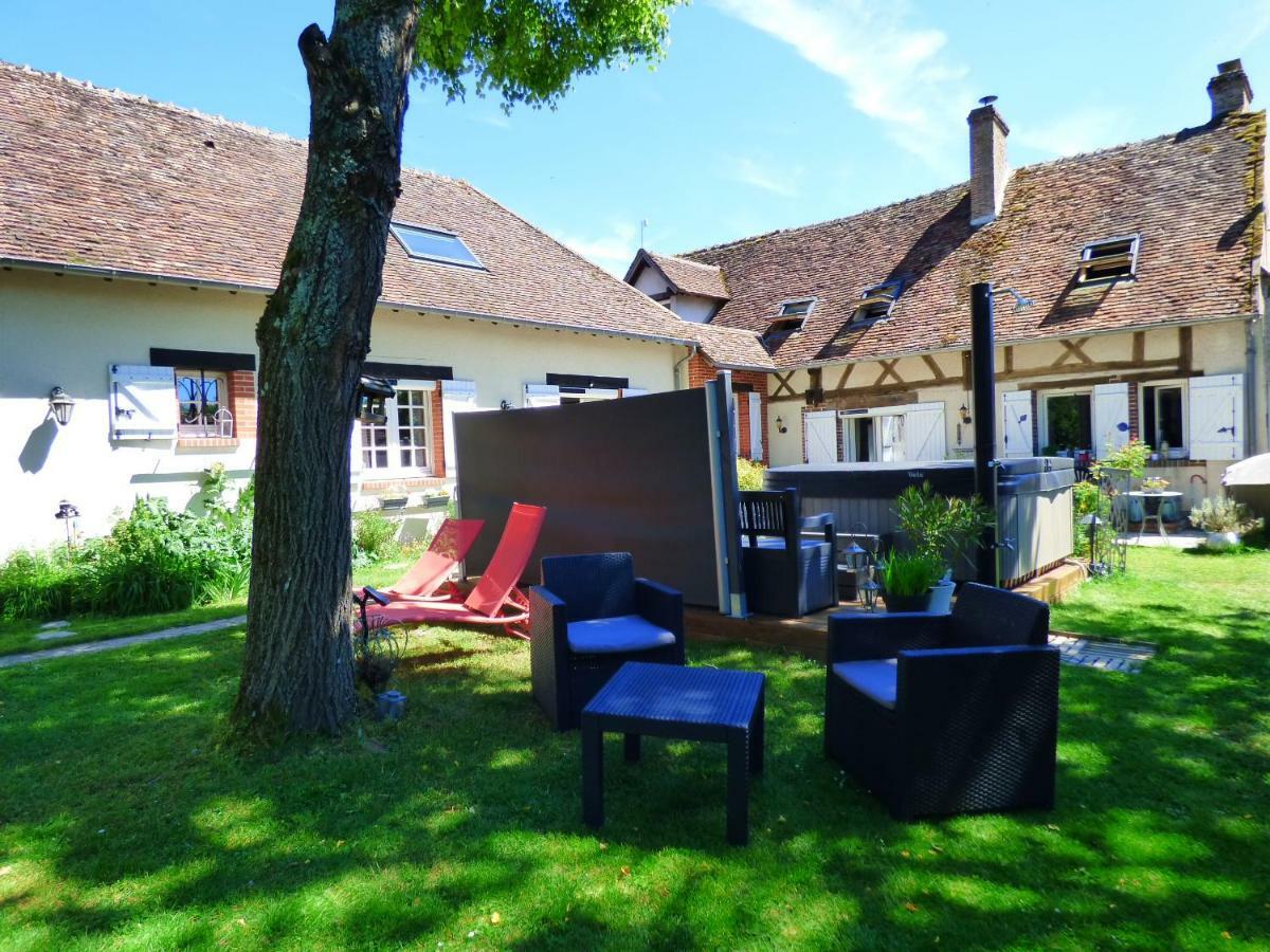Chambres D'Hotes Les Muscaris Feins-en-Gatinais Esterno foto